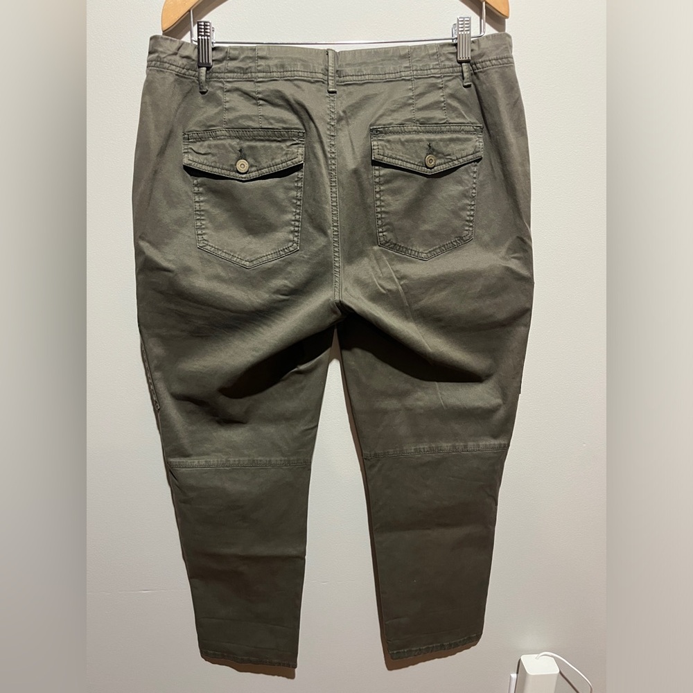 White House Black Market The Slim Crop Green Embellished Pants - Picture 4 of 8